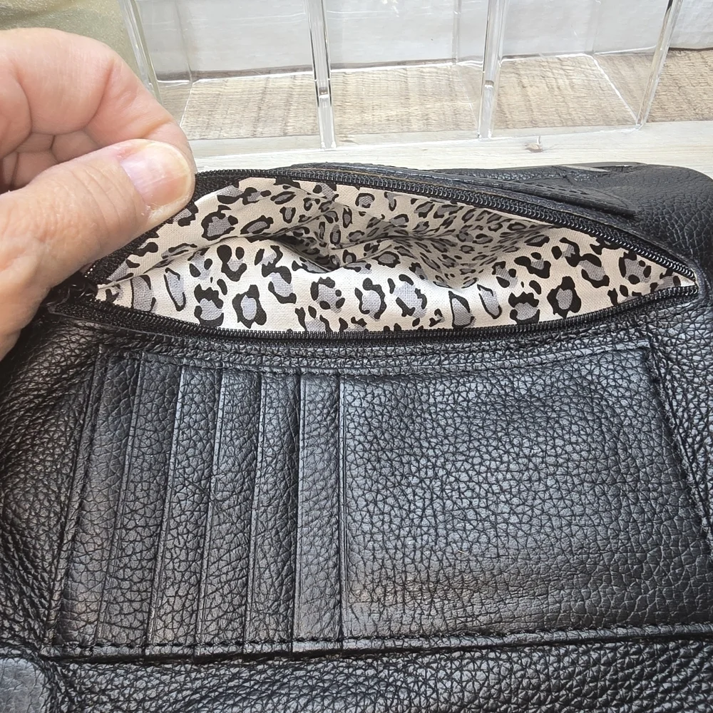 Kenneth Cole Black Leather Clutch Wallet Multi Compartment Double Clasp